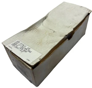 Caja de (26) tacos de crimpado Burndy Hylug 502280/YA262N 2 orificios 2/0 - Imagen 1 de 4