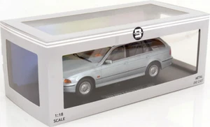 BMW 5ER SERIE 5 E39 TOURING PLATA 1998 TRIPLE9 T9-1800390 1:18 LHD ESTATE - Imagen 1 de 3