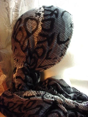 Sombrero Pañuelo Cabeza Estampado Reptil Renacimiento Feria Pirata MC2316 Gauzy Flecos Foto 1 de 4