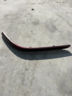 Moldura superior trasera derecha Hyundai Genesis 2009-2011 OEM 86684-3M000 Foto 1 de 4