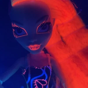 Monster High VENUS - ELECTRIFICADO Necrófagos Elevadores de Pelo RARO NUEVO EN CAJA - Imagen 1 de 12