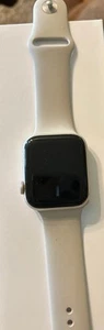 Apple Watch SE 2ND Generation Cellular 44MM (Needs Servicing) - Photo 1 sur 4