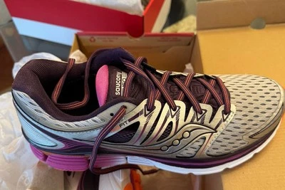 Nuevo en caja Saucony Triumph ISO 11 Foto 1 de 4