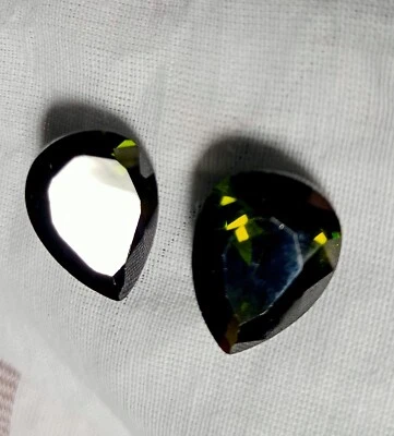 37.70 CT Good Looking Pear  Cut Natural Green Color Zircon  Loose Gemstone 2 Pcs - Image 1 of 4