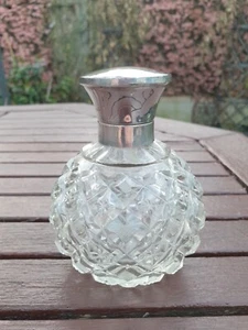 ANTIQUE SILVER CRYSTAL DIAMOND CUT GLASS PERFUME BOTTLE LONDON 1921  - Picture 1 of 13