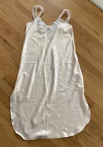 Camisón Dentelle Vintage Talla S Largo Slip Melocotón Satinado con Borde de Encaje EE. UU. - Imagen 1 de 8