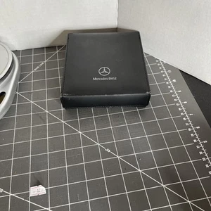 Mercedes CLK350 CD DVD Disk Case Halter Aufbewahrung Brieftasche Box 2006-2009 OEM - Bild 1 von 3