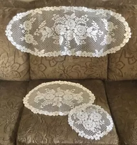Lotto di 3 runner da tavolo HERITAGE LACE ecrù rosa vittoriana centrini runner da tavolo - Foto 1 di 9