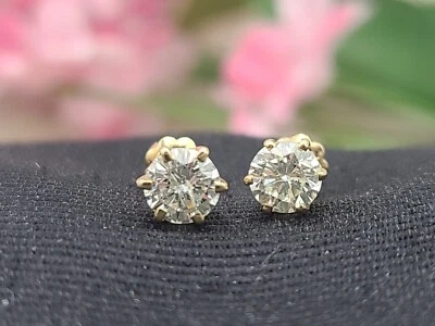 k884 Nice Unisex 14kt Yellow Gold .90cts Diamond Stud Earrings - Image 1 of 4