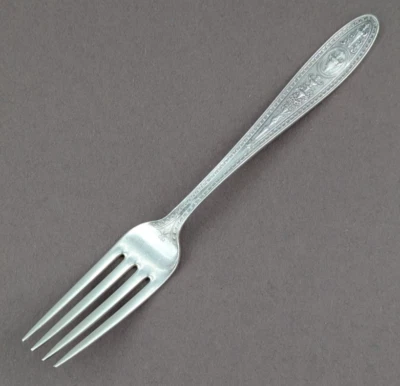 Tenedor de cena de plata esterlina Wedgwood by International 7-1/4" de largo - un tenedor Foto 1 de 4