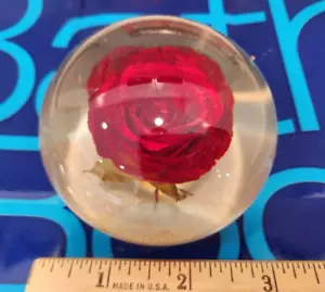 Vintage Tarax Infinity Red Rose Lucite Paperweight Handmade - Picture 1 of 6