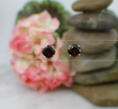 Brincos de ouro amarelo 10K sólido granada vermelha, quadrado elegante bonito brilhante - Imagem 1 de 4