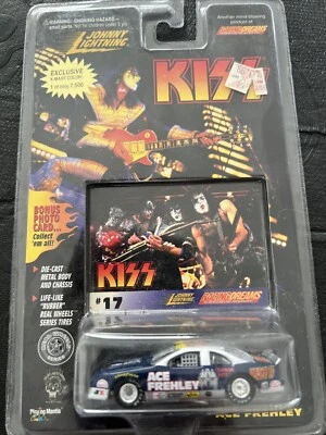 Nuevo coche fundido a presión Johnny Lightning Kiss Ace Frehley 1997 Foto 1 de 4