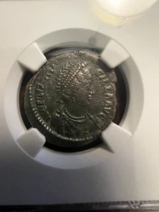 Moneda Imperio Romano AE2 de Aelia Flacilla (356-386 dC) Calificada NGC Muy Fina (VF) - Imagen 1 de 4