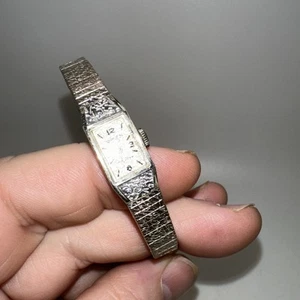 Vintage Ladies Gruen 17 Jewels Mechanical Wind 10k RGP Watch Working - Picture 1 of 8