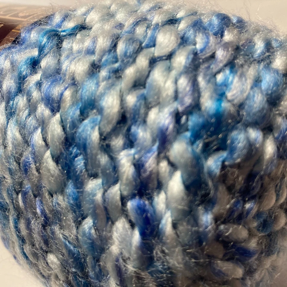 Skeins 355 Delft Homespun Lion BRAND Yarn 1sk