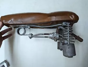 Asiento de motocicleta vintage marrón cuero bronceado indio principios del siglo XX resorte de bicicleta EE. UU. - Imagen 1 de 22