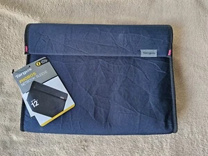 TARGUS PHOBOS  12" X 2" Thick X 9" High Dark Blue Padded Netbook Sleeve - Picture 1 of 7