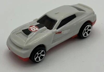 Coche de plástico Hot Wheels 2019 McDonald’s 107 White Furious Muscle 1:64 Foto 1 de 4