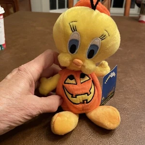 Tweety Bird Pumpkin Bean Bag Plush Halloween Warner Brothers Store WB w/ Tag - Picture 1 of 3