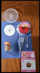 MGA Miniverse Make it Mini Diner Series Terciopelo Rojo Bundt Cake SIN RESINA - Imagen 1 de 1