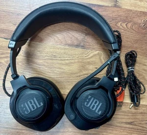Casque gaming filaire supra-auriculaire noir JBL Quantum 600 (livraison gratuite au Royaume-Uni) - Photo 1/7