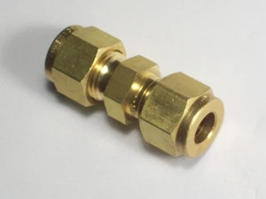1- Swagelok Brass Compression Union, 5/16" OD Tube x 5/16" OD Tube, B-500-6 - Picture 1 of 2