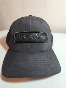 Bass Pro Shops 6 Panel Monochrome Mesh Back Trucker Cap Adjustable Snap - Bild 1 von 5