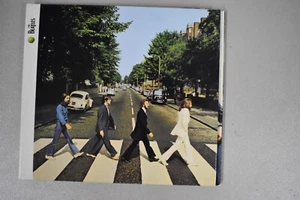 THE BEATLES - ABBEY ROAD - DIGIPAK CD ALBUM - NEAR MINT CONDITION - Picture 1 of 3