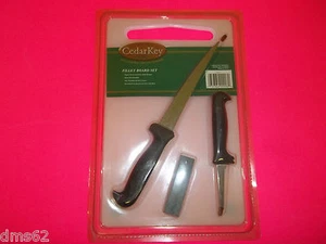 NEW FILLET KNIFE SET OF 2 KNIFES WITH CUTTING BOARD NICE PACKAGE - Picture 1 of 1