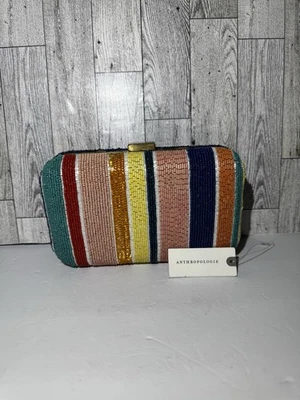 Bolso sin asas bandolera con cuentas Anthropologie multicolor sin cadena Foto 1 de 4