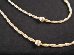 Collar de aleta vintage 60 pulgadas tono dorado malla larga detalles de cuentas torcidas - Imagen 1 de 7