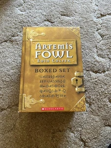Artemis Fowl Box Set Eoin Colfer 5 Paperbacks Scholastic  - Bild 1 von 17