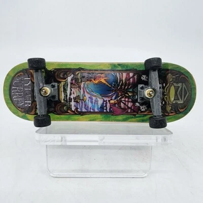 Tech Deck Mini Skateboard Tyler Surrey Diapasón Miniatura 4 en Verde Raro Foto 1 de 4