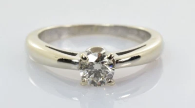 Anillo de compromiso solitario de diamantes de oro blanco de 14 k 0,30 quilates talla 5 Foto 1 de 4