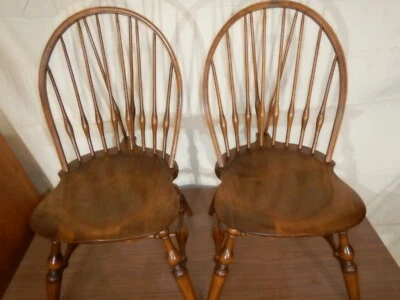PAR de sillas con respaldo Fallon & Hellen Windsor de calidad Baltimore MD Hickory Co. Foto 1 de 4