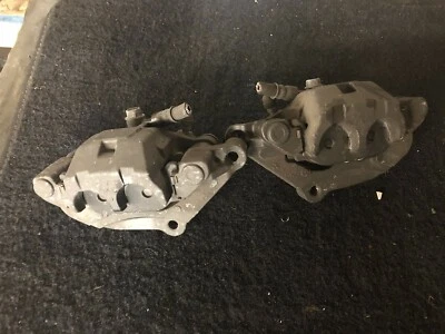 Pinza de freno delantera izquierda derecha Yamaha FZ6 FZ6S FZ 6 S 04 05 06 07 08 09-17 OEM Foto 1 de 3