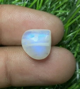 9 Cts Natural African Beautiful Blue Fire Moonstone Heart Shape Loose Gemstone - Picture 1 of 6