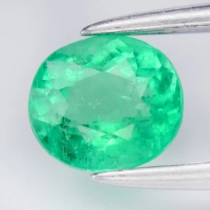 π 0.52ct 5.2x4.5mm Oval Natural Green Emerald - Unheated, Colombia Gemstone - Picture 1 of 4
