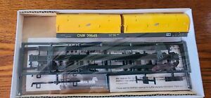 Walthers HO Chicago & North Western #39645 55' Cushion-Coil Car Kit #932-3886