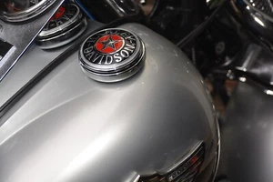Harley NEW softail dyna sportster road king H D gas fuel tank cap - Picture 1 of 7