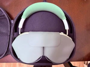 Apple AirPods Max Lightning Green - Very Good Condition w/ Smart Case/ Charger - Picture 1 of 5