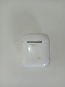 AirPods Charging Case (Only) - Afbeelding 1 van 3