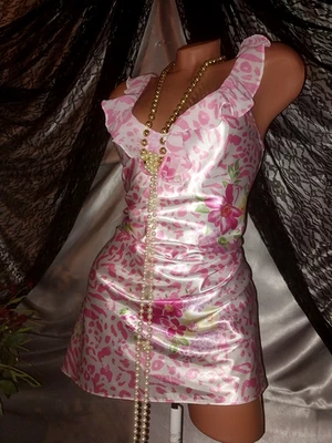 复古缎面闪亮褶边 M.T 粉色猫花 CHIFFON 叠层圆领婴儿娃娃 — 第 1/4 张图片