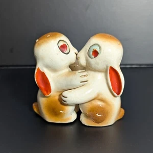 Hugging Bunny Rabbit Salt & Pepper Shakers Vintage Japan Hand Painted 2.75" tall - Picture 1 of 8