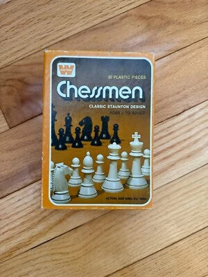 Ajedrez vintage Whitman #4690 32 piezas de plástico diseño clásico Staunton. Foto 1 de 4