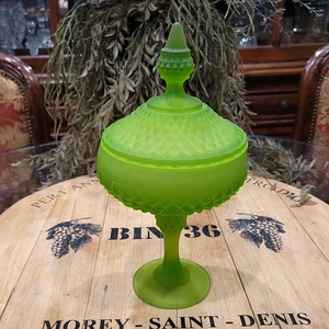 Satin Green Diamond Cut Indiana Glass Pedestal Candy Dish MCM - Picture 1 of 4