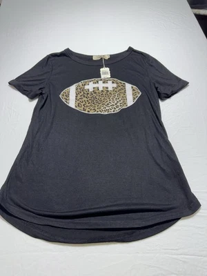 Nueva con etiquetas Camiseta Southern Grace Estampado Leopardo, Gráfico de Fútbol Talla S Foto 1 de 4
