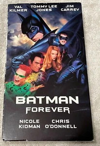 BATMAN FOREVER - (VHS 1995) VAL KILMER - TOMMY LEE JONES - JIM CARREY DC COMICS - Picture 1 of 4