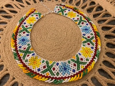 Collar hecho a mano con cuentas de semillas amarillas para mujer único joyería de diseñador con cuentas Foto 1 de 4